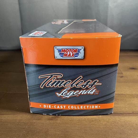 1955 Chrysler C300 Red 1/24 Scale Diecast Model Toy Car Motor Max - Picture 5 of 7